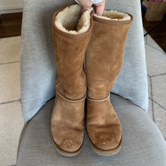 UGG Shoes - Ugg Classic Shearling Lined Boot in good used condition
